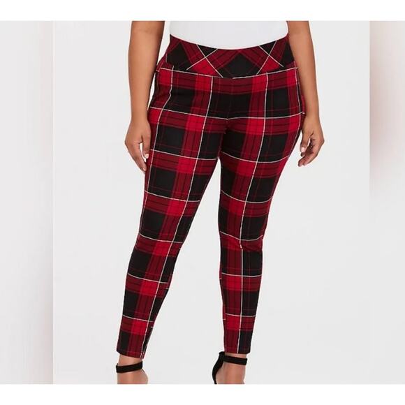 Torrid Red Plaid Pixie Ankle Cropped Pants High Rise Size 1 - Picture 1 of 4